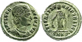 Römische Münzen
Kaiserzeit
Helena, Mutter Constantin des Großen, gest. 330
Follis 324/325, Kyzikus. Brb. m. Diadem r./SECVRITAS REIPVBLICAE SMKB. S...