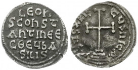 Byzanz
Kaiserreich
Leo III. und Constantin V., 717-741
Miliaresion 717/741, Constantinopel. 5 Zeilen/Schrift um Stufenkreuz. 1,78 g. Stempelstellun...