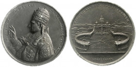 Ausländische Münzen und Medaillen
Italien-Kirchenstaat
Gregor XVI., 1831-1846
Zinnmedaille 1845 von Radnitzky, Wien. Mithriertes Brb. mit segnender...
