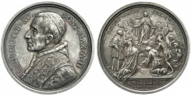 Ausländische Münzen und Medaillen
Italien-Kirchenstaat
Benedict XV., 1914-1922
Silbermedaille 1916 von Bianchi. Bitte um Frieden. 44 mm; 42,71 g. v...
