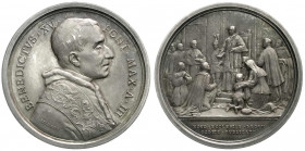 Ausländische Münzen und Medaillen
Italien-Kirchenstaat
Benedict XV., 1914-1922
Silbermedaille Jahr 3 = 1917 von Bianchi. Der neue Kirchenrechts-Kod...