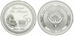 Ausländische Münzen und Medaillen
Kuwait
Dschabir al-Ahmed adsch-Dschabir as-Sabah, 1978-2000
Silbermedaille 1995. 50 Jahre UN. 56 mm; 72,34 g. Im ...