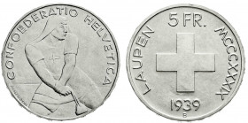 Ausländische Münzen und Medaillen
Schweizerische Eidgenossenschaft
5 Franken 1939 B. Laupen. vorzüglich/Stempelglanz. Divo/Tobler 330. HMZ 2-1223b....