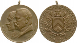 Medaillen
Drittes Reich
Tragb. Bronzemedaille 1933 von Wernstein, a.d. Bielefelder Schützenfest. Brb. Hitler und Hindenburg l./ Wappen. 40 mm. vorzü...
