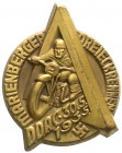 Medaillen
Drittes Reich
Hohlgeprägtes Abzeichen 1935. DDAC Marienberger Dreieckrennen. 34 X 43 mm. vorzüglich. Tieste 35-01.