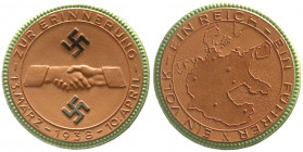 Medaillen
Drittes Reich
Porzellanmedaille Anschluß der Ostmark 1938 braun, Rand grün und die beiden Hakenkreuze schwarz. 53 mm. prägefrisch, selten....