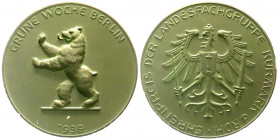 Medaillen
Drittes Reich
Große grün gefärbte und am Rand brünierte Zinkmedaille 1939. Grüne Woche Berlin. Ehrenpreis der Landesfachgruppe Kurmark des...