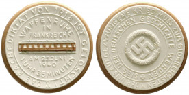 Medaillen
Drittes Reich
Porzellanmedaille PROBE Waffenruhe in Frankreich 1940 weiß, Rand braun und Waggon braun/silbern. 48 mm. prägefrisch, sehr se...