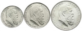 Reichssilbermünzen J. 19-178
Bayern
Luitpold 1911-1912
3 Stück: 2, 3 und 5 Mark 1911 D. Zum 90 jähr. Geb. meist vorzüglich/Stempelglanz. Jaeger 48,...