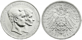 Reichssilbermünzen J. 19-178
Braunschweig
Ernst August, 1913-1916
3 Mark 1915 A. Mit Lüneburg. fast Stempelglanz, winz. Randfehler. Jaeger 57.