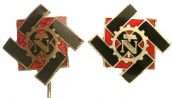 Orden und Ehrenzeichen
Deutschland
Drittes Reich, 1933-1945
2 Varianten Technische Nothilfe (TN) Zivilabzeichen 3. Form: mit rückseitiger Nadel, Nr...