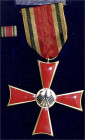 Orden und Ehrenzeichen
Deutschland
BRD, seit 1948
Bundesverdienstkreuz am Bande mit Miniatur im Originaletui. vorzüglich. von Sallach 3.