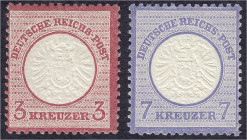 Briefmarken
Deutschland
Deutsches Reich
3 und 7 Kreuzer großer Brustschild 1872, zwei postfrische Werte in Luxuserhaltung, je mit Befund Hennies/So...