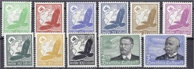 Briefmarken
Deutschland
Deutsches Reich
Flugpostmarken 1934, kompletter Satz in postfrischer Erhaltung, ab 25 Pf. bis 3 M alle Werte geprüft. Mi. 8...