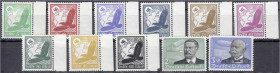 Briefmarken
Deutschland
Deutsches Reich
5 Pf. - 3 M. Flugpostmarken 1934, kompletter Satz mit waagerechter Gummiriffelung, 5 Pf. - 100 Pf. postfris...