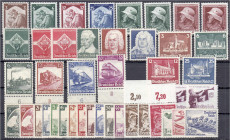 Briefmarken
Deutschland
Deutsches Reich
Jahrgang 1935, Überkompletter Jahrgang bis auf Block 3, dabei auch 569-70 x, 572 y gepr. Schlegel BPP, 584-...