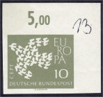 Briefmarken
Deutschland
Bundesrepublik Deutschland
10 Pf. Europa 1961, ungezähnt aus rechter oberer Bogenecke, signiert Wittmann. ** Michel 367 U.