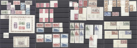 Briefmarken
Lots und Sammlungen
Deutschland (alphabetisch)
Saarland 1947-1959 */**: Überwiegend postfrische Sammlung mit vielen Spezialitäten im Ei...