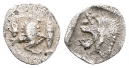 Greek
MYSIA. Kyzikos. (Circa 450-400 BC).
Hemiobol (9.5mm 0.99g)
Forepart of boar left; to right, tunny upward. / Head of roaring lion left; star to u...