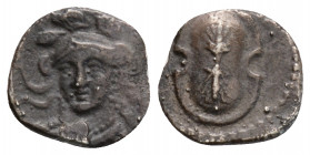 Greek
CILICIA. Tarsos. Balakros, satrap of Cilicia, (circa 333-323 BC).
Obol Silver (9.7mm 0.46g)
Draped bust of Athena facing slightly to left, weari...