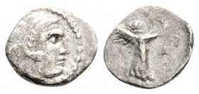 Greek
Seleukid Empire, Seleukos I Nikator Seleukeia on the Tigris I(?), (circa 296/5-281 BC.)
Obol Silver (8.4mm 0.36g)
Head of Herakles right, wearin...
