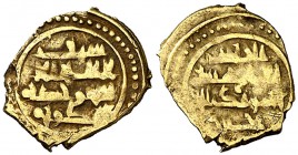 Taifa de Toledo y Valencia. Yahya al-Mamun. Moneda de oro, sin orlas. (V. 1092) (Prieto 327). 0,87 g. Rarísima. MBC-.