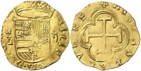 s/d. Felipe II. Toledo. M. 2 escudos. (Cal. 92) (Tauler 63, mismo ejemplar de la edición digital). 6,61 g. Sin flor de lis entre el escudo y la corona...