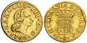 1760. Carlos III. Sevilla. JV. 1/2 escudo. (Cal. 784). 1,77 g. Rayitas de acuñación en reverso. (MBC+).