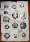 Lote de 11 monedas griegas de plata y 1 bronce, se incluye 1 tetradracma de vellón de Adriano de la ceca de Alejandría. Total 13 monedas. MBC-/MBC+.