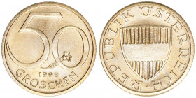 Verkehrsmünzen
2. Republik ab 1945. 50 Groschen, 1998. Auflage 25.000 nur im Set ausgegeben
Wien
2,99g
ANK 18
handgehoben