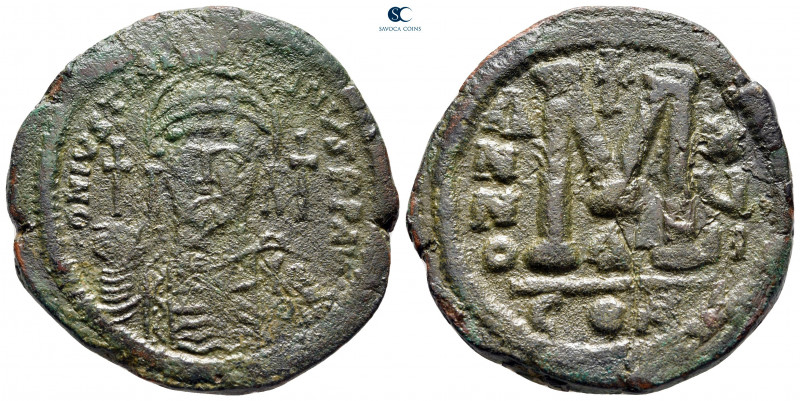 Justinian I AD 527-565. Constantinople
Follis or 40 Nummi Æ

35 mm, 18,59 g
...