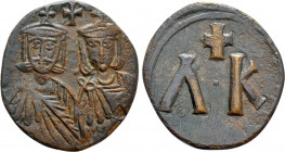 LEO V THE ARMENIAN with CONSTANTINE (813-820). Follis. Syracuse