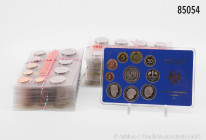 BRD, Konv. 72 Kursmünzensätze 1979/2001 (ohne 1995), original verschweißt bzw. in Kunststoffblister, PP, auf Foto nur ein Teil abgebildet