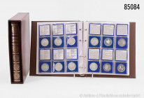 Kleiner Sammler-Nachlass, bestehend aus 2 Münzalben, jeweils in Schuber, darin 35 x 10-DM-Gedenkmünzen und 38 x 5-DM-Gedenkmünzen, gemischter Zustand,...