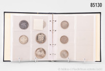 Kleiner Sammler-Nachlass, bestehend aus einem Münzalbum mit ca. 35 Münzen und Medaillen, dabei Maria-Theresia-Taler, NP, Finnland 10 Markkaa 1971, 500...
