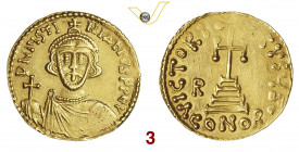 BENEVENTO ROMUALDO II, Duca (706-731) Solido D/ Busto frontale con globo crucigero R/ Croce potenziata su gradini; a s. R MIR 148 Au g 4,05 SPL