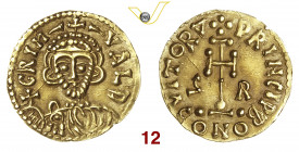 BENEVENTO GRIMOALDO III, Principe (788-806) Tremisse D/ Busto frontale con globo crucigero R/ Croce potenziata su gradini tra G R MIR 187 Au g 1,26 • ...