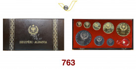 @ ALBANIA Serie di 8 valori in astuccio (20, 50, 100, 200 e 500 Leke in oro e 5, 10 e 25 Leke in argento) 1968 • Peso complessivo: 172 grammi in oro e...