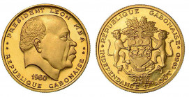 AFRICA. GABON. Repubblica. 25 Francs 1960. Per l'indipendenza del Gabon. Testa a d. R/ Stemma. Fr-3. KM# 2. Oro. g. 8,05. q.FDC
