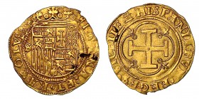 SPAGNA. Juana "La pazza" e Carlos V , 1504-1516. Escudo, zecca di Siviglia. Stemma coronato. R/ Croce entro archi. Fb. 153 Oro. g. 3,43. BB