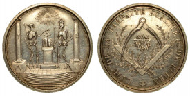 FRANCIA. Oriens de Rouen. Loggia della Parfaite Egalitè (1832-1841). Medaglia in argento. Due scheletri, uno con le insegne reali e l'altro con un bas...