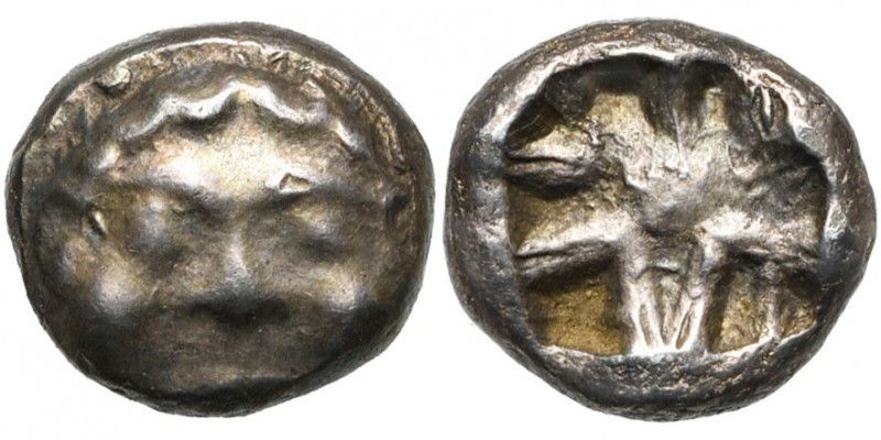 MYSIE, PARION, AR drachme, vers 450 av. J.-C. D/ Gorgonéion. R/ Carré incus à mo...