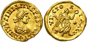 BURGONDES ou MEROVINGIENS, AV tremissis, milieu du 7e s. Au titre de Justinien Ier (527-565). D/ + DN IVSTINIΛNVS PERPE ΛGV B. diad., dr. et cuir. à d...