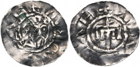 ALLEMAGNE, JEVER, Bernhard II de Saxe (1011-1059), AR denier. D/ Tête barbue à d. R/ Une bannière d''église. Dan. 591-593 var. 0,88g Fine fêlure.
pre...