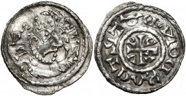 ALLEMAGNE, RATISBONNE (REGENSBURG), Henri III (1039-1056), AR denier, 1047-1056. D/ B. couronné à d. R/ Croix cantonnée de C-R-V-X (rétrograde). Légen...