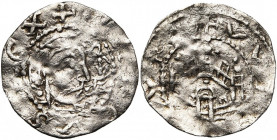 ALLEMAGNE, WÜRZBURG, Henri IV, roi (1056-1084), AR denier. D/ + [HENRI]CVS REX T. à d. Devant, un sceptre. R/ + VV[IRCIB]VR[G] Enceinte fortifiée à qu...