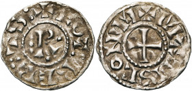 FRANCE, Royaume, Robert II (996-1031), AR denier, Mâcon. Premier type. D/ + ROT:BER:TS: Dans le champ, grande lettre R entre trois points. R/ + MΛTISC...