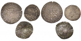 BRABANT, Duché, lot de 3 p.: Charles Quint, demi-réal d''argent, s.d., Anvers; Albert et Isabelle, quart de réal, 1604, Anvers (Beau); gigot, 1610, To...