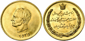 IRAN, PAHLAVI Muhammad Reza Shah (AD 1941-1979/SH 1320-1358) AV gold medal (5 pahlavi), MS 2535 (1976). 50th anniversary of Pahlavi rule. 40,88g.
Ext...