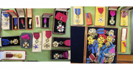 BELGIQUE, important lot de bijoux d’ordres nationaux belges (grands modules et miniatures), dont une croix d’officier unilingue de l’Ordre royal du Li...